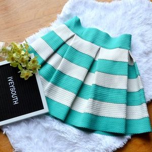 Touch Me Aqua and Ivory pleated skirt